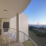 The Lighthouse - Sea View Apartment